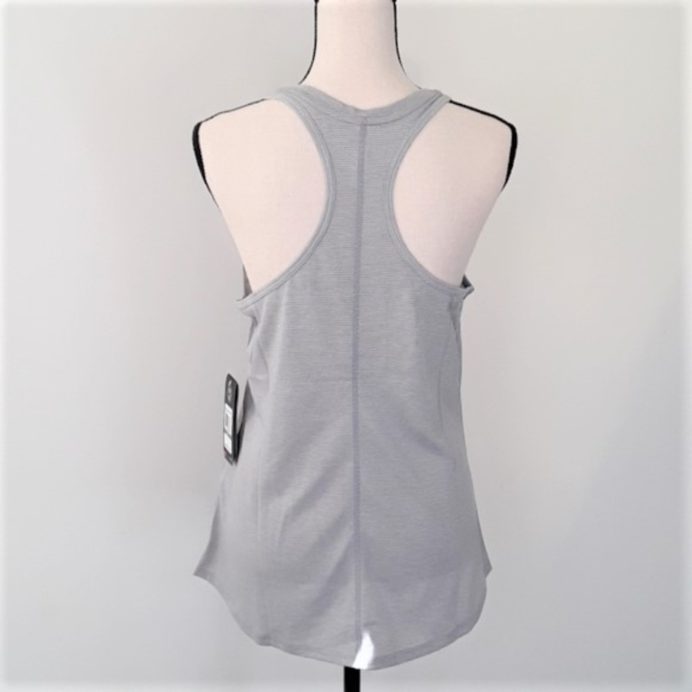 SOLD🔴UNDER ARMOUR Threadborne Tank Sz Large - Picture 4 of 8
